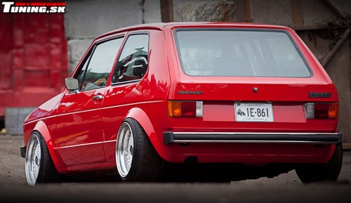 volkswagen vw golf mk1 red rabbit garage show stopper low stance styl joe tuning