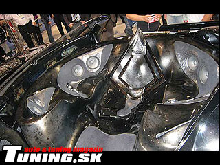 Alpine Sinister Six BMW 645i, vitaj na plan�te Zem !