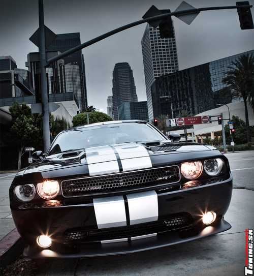 dodge challenger srt8 392