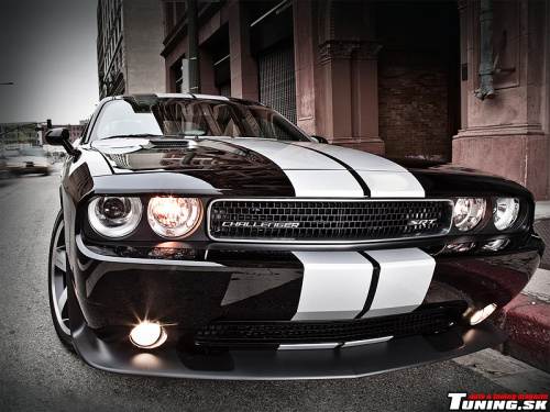 dodge challenger srt8 392
