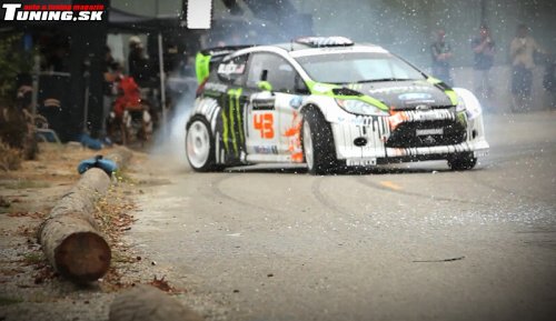 ken block ford fiesta wrc gymkhana 4