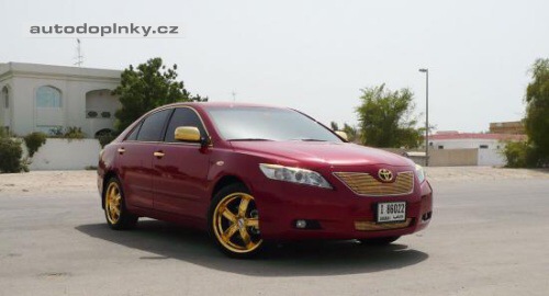 Camry s v�bavou ze zlata