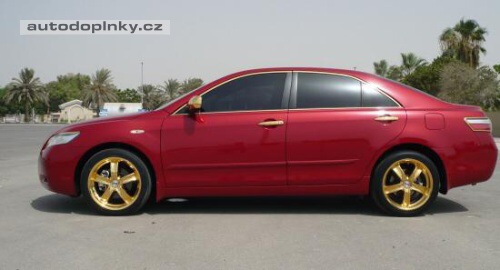 Camry s v�bavou ze zlata