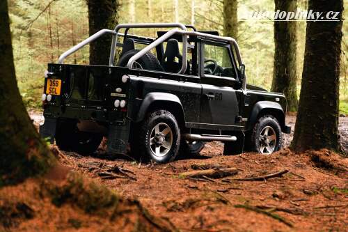 Defender SVX slav� �edes�tiny
