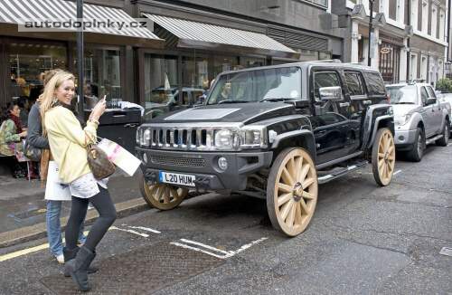 D�ev�n� kola pro Hummer H3