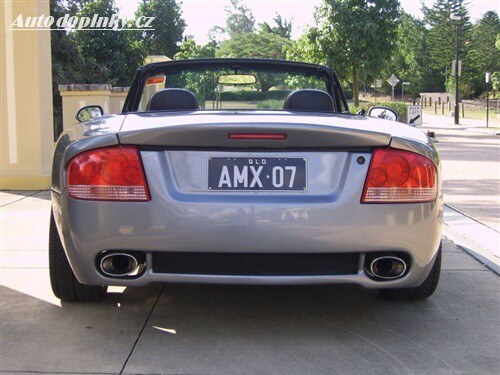 MX5 m��e b�t Aston Martinem
