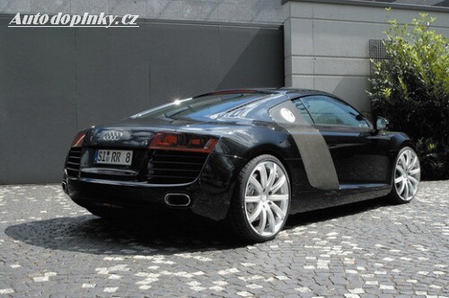 Audi R8 s v�konem 450 kon�