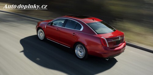 Lincoln m� vlajkovou lo� MKS