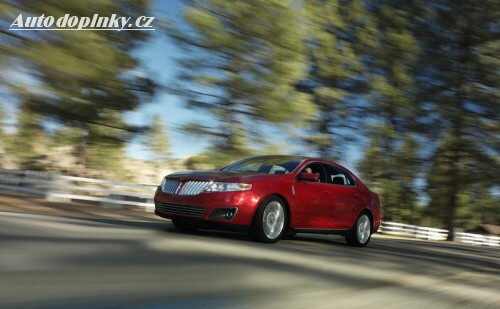Lincoln m� vlajkovou lo� MKS