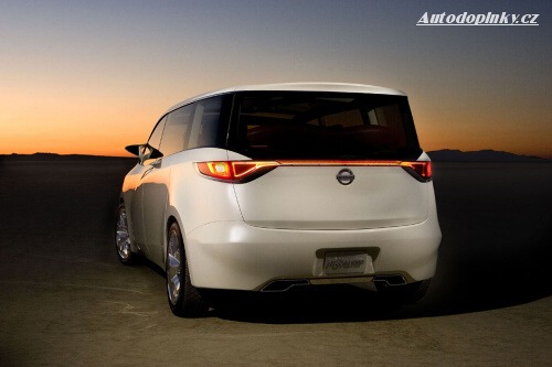 Nissan p�edstavil Forum