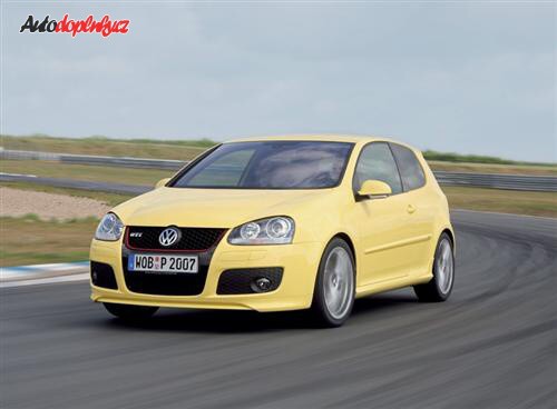 VW Golf GTI Pirelli