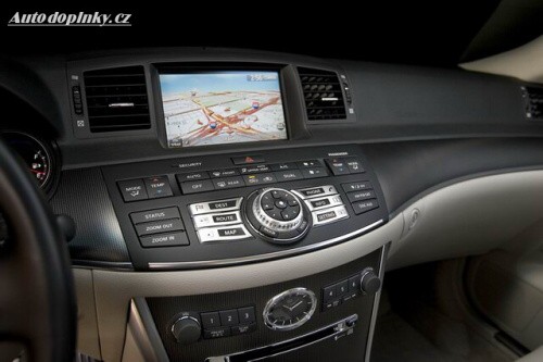 Infiniti M45 v nov�m