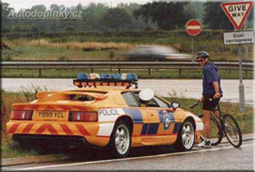 Policie v supersportech