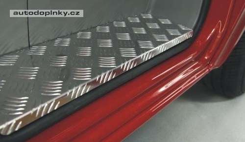 Detail nerezov�ch dopl�k� ALUFROST
