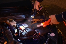 Startovac� kabely s LED osv.