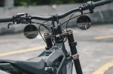 P��davn� zrc�tka na moto