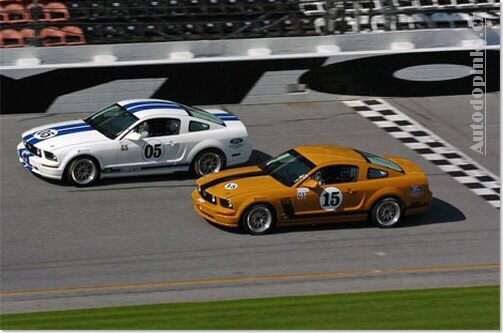 novinky_tuning_foto/00_rok_2005/10_02_2005_mustang/1