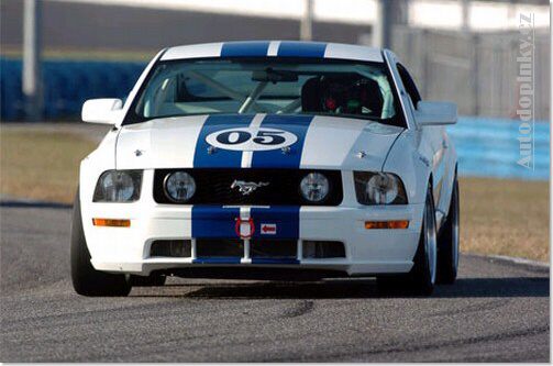 novinky_tuning_foto/00_rok_2005/10_02_2005_mustang/2
