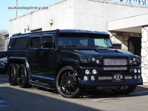 Hummer H2 s �esti koly