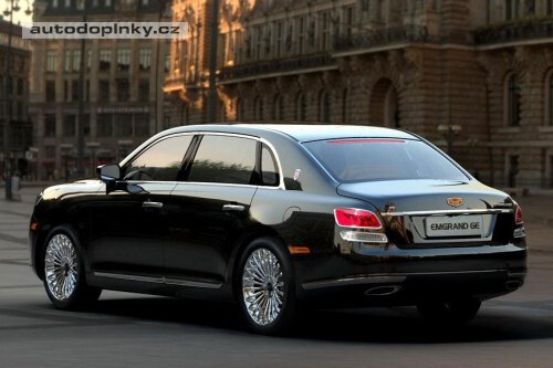 ��nsk� Rolls Royce v Pekingu