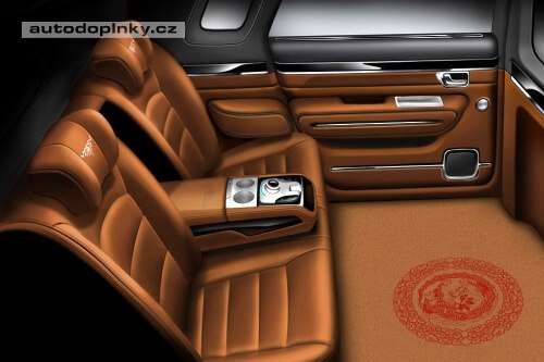��nsk� Rolls Royce v Pekingu