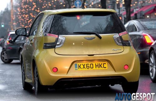 Aston Martin Cygnet v ulic�ch