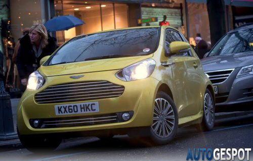 Aston Martin Cygnet v ulic�ch