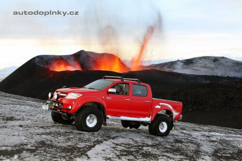 Toyota Hilux Volcano p�ed erupc�