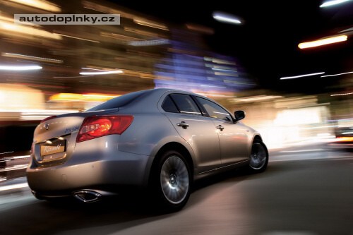 Suzuki Kizashi u� na podzim