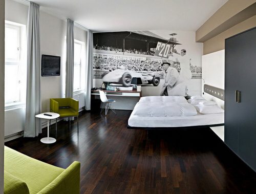Autohotel V8
