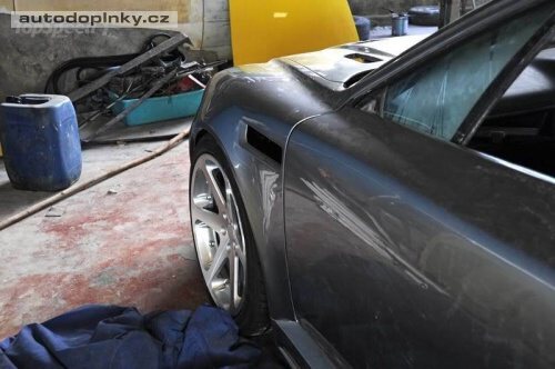 Aston Calibra
