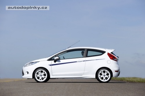 Fiesta S1600 � modr� pruhy