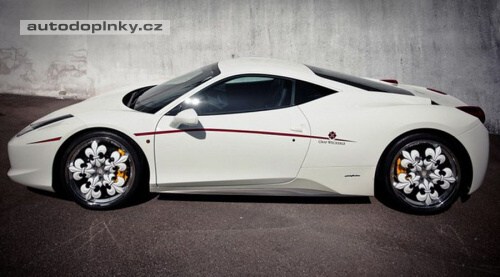 Ferrari 458 Italia pro skauty