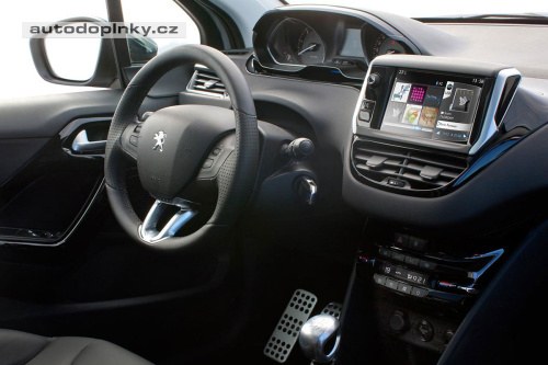 Peugeot 208 v nov�m