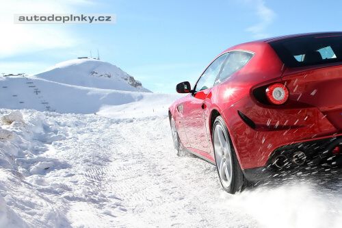 Ferrari FF na dal��ch fotk�ch
