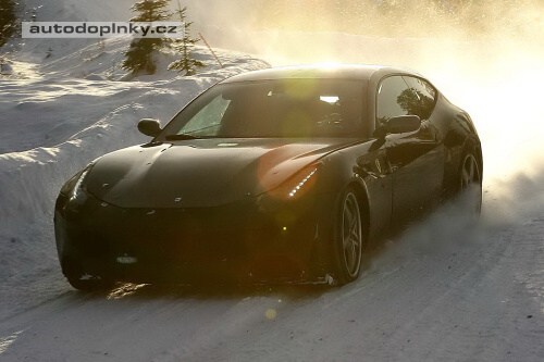 Ferrari FF na dal��ch fotk�ch