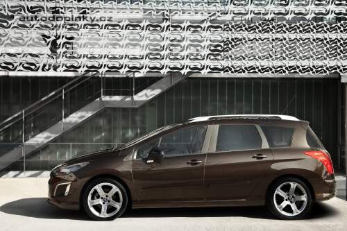 Peugeot chyst� n�stupce 308