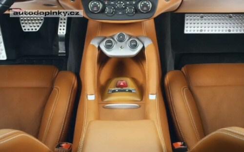 Ferrari FF � interi�r