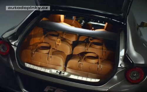 Ferrari FF � interi�r
