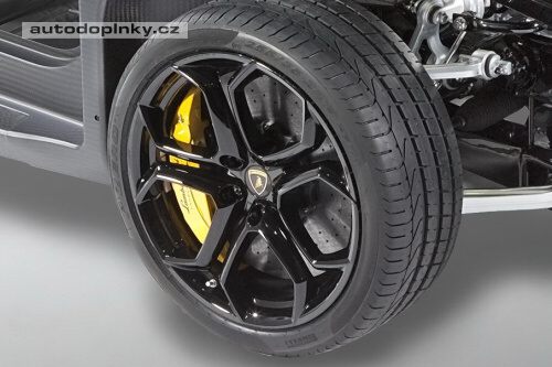 Aventador LP700-4 fotky