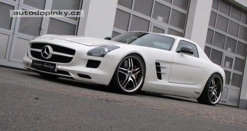 Senner se pustil do SLS AMG