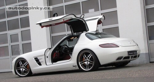 Senner se pustil do SLS AMG
