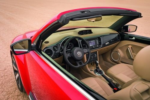 VW zve�ejnil ceny kabrioletu Beetle