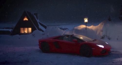 V�no�n� reklama na Aventador