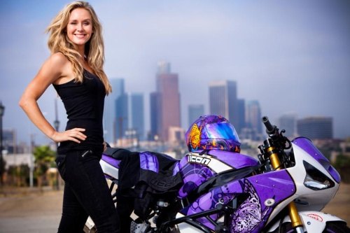 Motocyklov� p�ekvapen� Leah Petersen