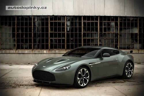 Prvn� s�riov� Aston Zagato v Kuvajtu