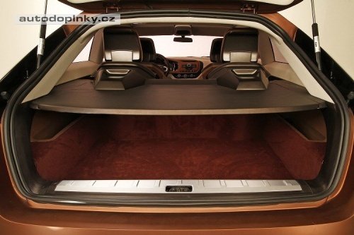 Lada X Ray p�ekvapuje