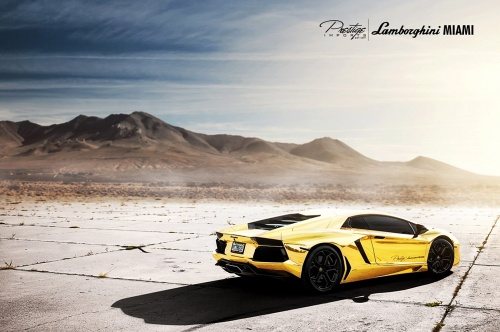 Zlat� Aventador - video