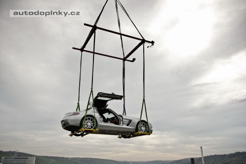 SLS AMG: l�taj�c� �estm�r