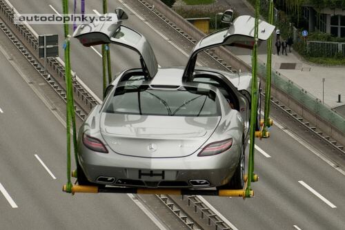 SLS AMG: l�taj�c� �estm�r